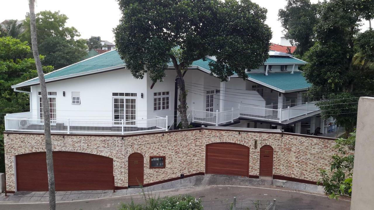 Duvi'S Shelter Bungalow Коломбо Екстериор снимка